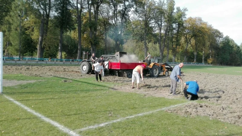 Sprzątanie bałaganu jaki pozostawiły dziki- czas zacząć.